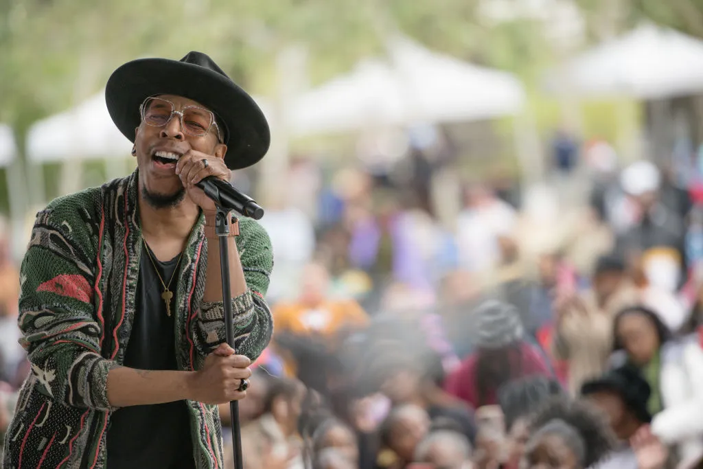 Deitrick Haddon